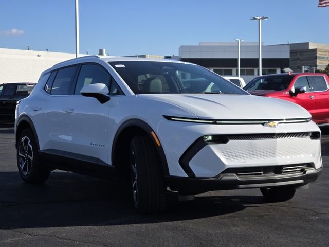 New 2026 Chevrolet Equinox EV LT image 16