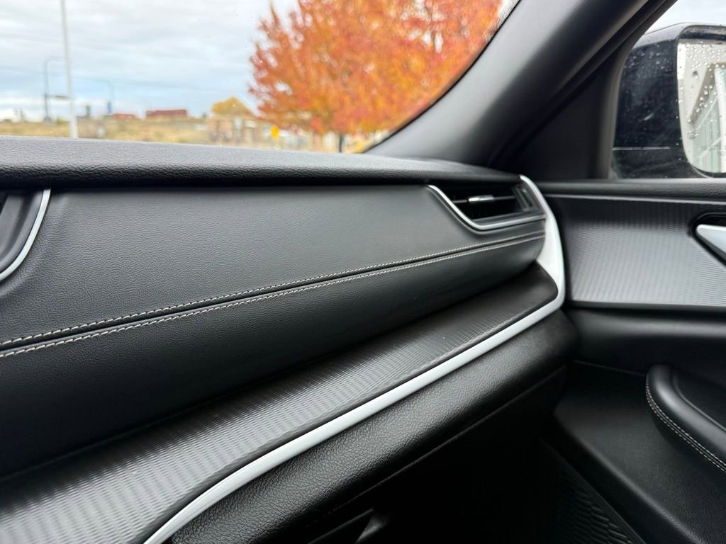 Used 2024 Jeep Grand Cherokee L Laredo image 22