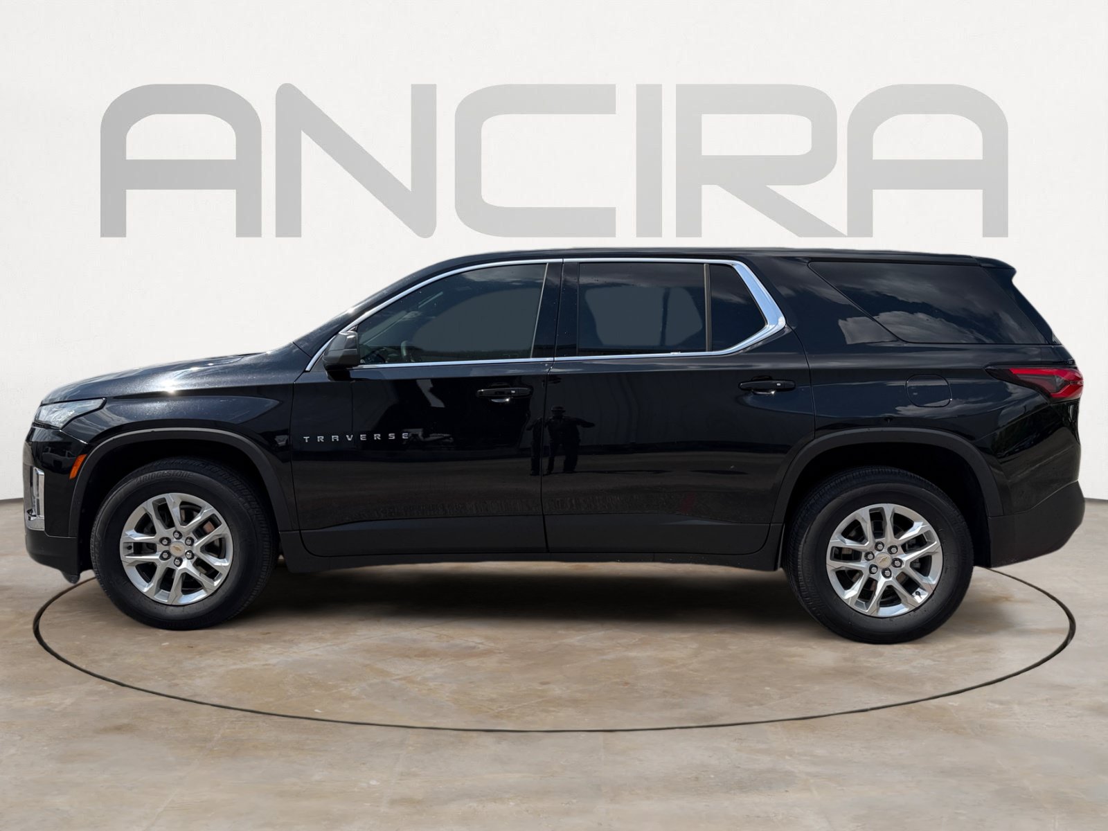 Used 2023 Chevrolet Traverse LS FWD image 6