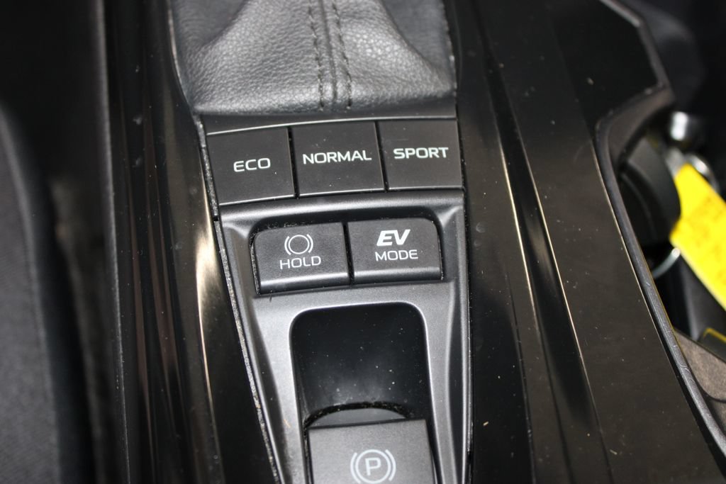 Used 2025 Toyota Camry LE FWD image 39