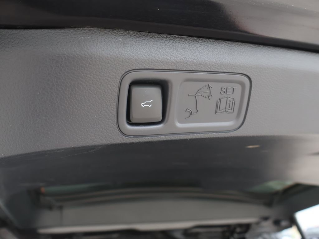 Used 2024 Ford Expedition Limited AWD/4WD image 10