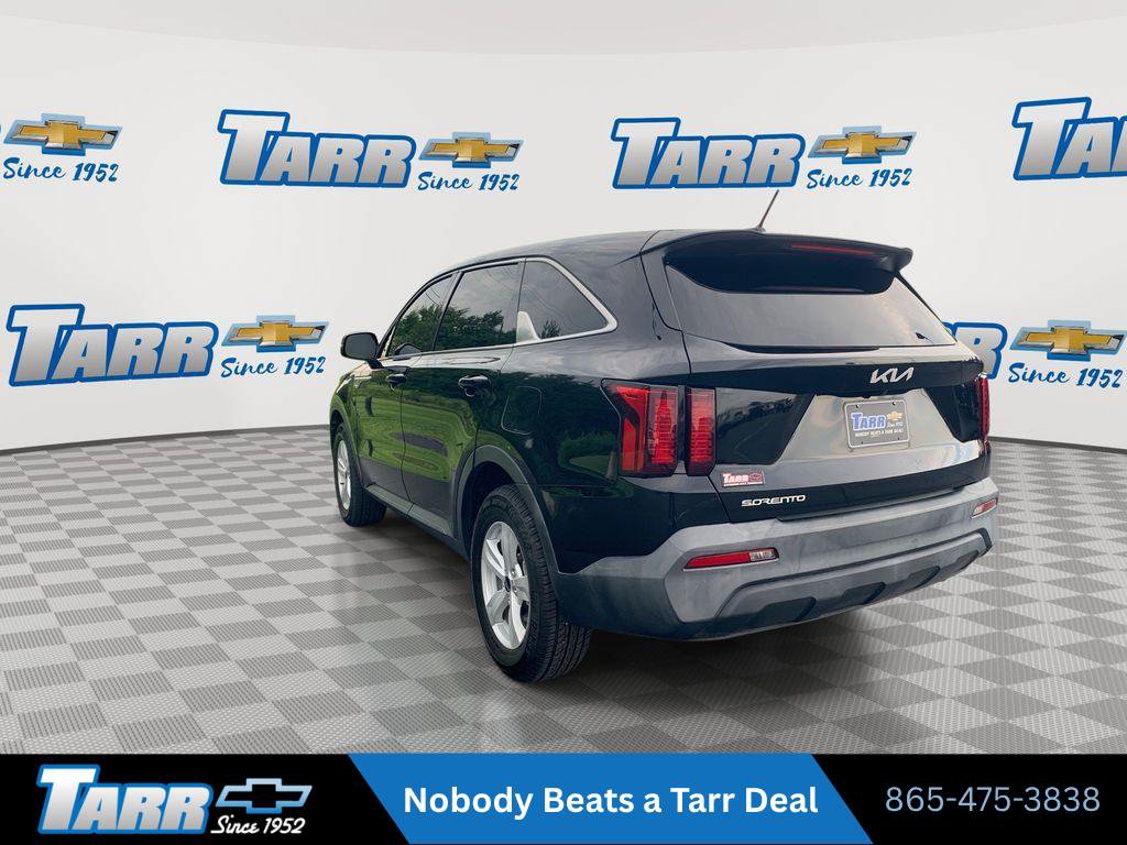 Used 2023 Kia Sorento LX FWD image 6