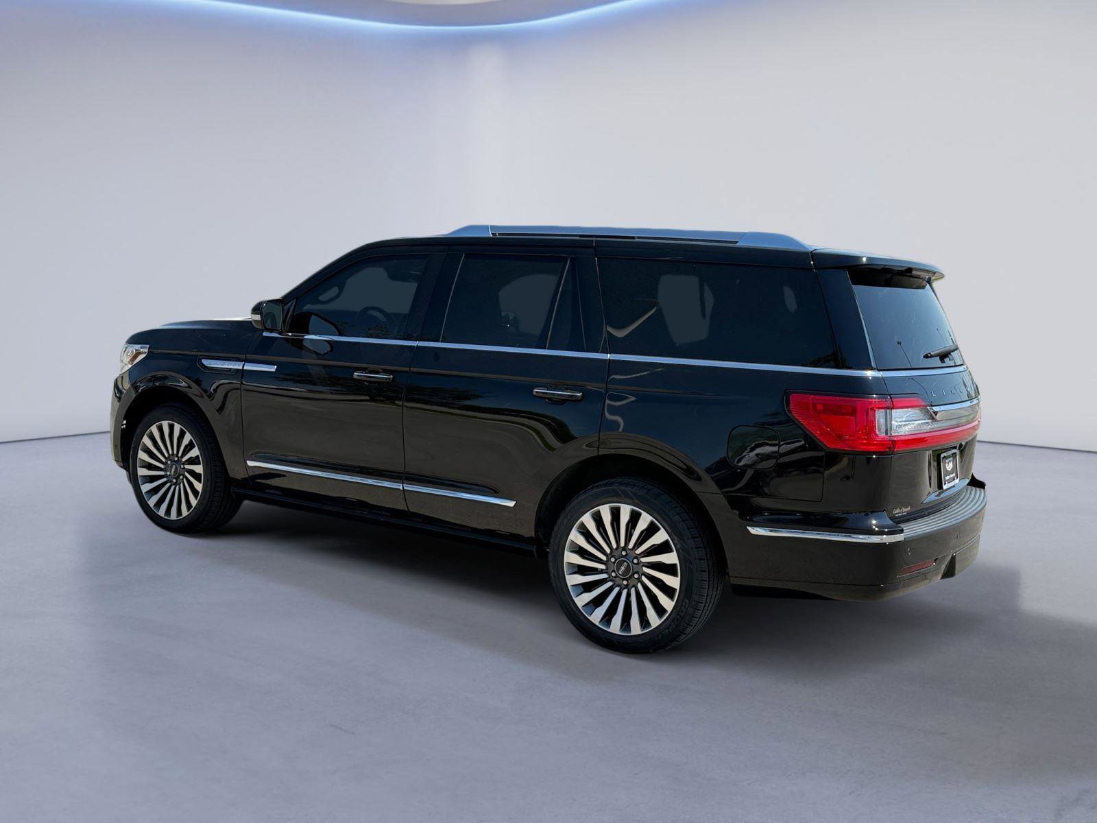 Used 2021 Lincoln Navigator Reserve w/ Luxury Package AWD/4WD image 6