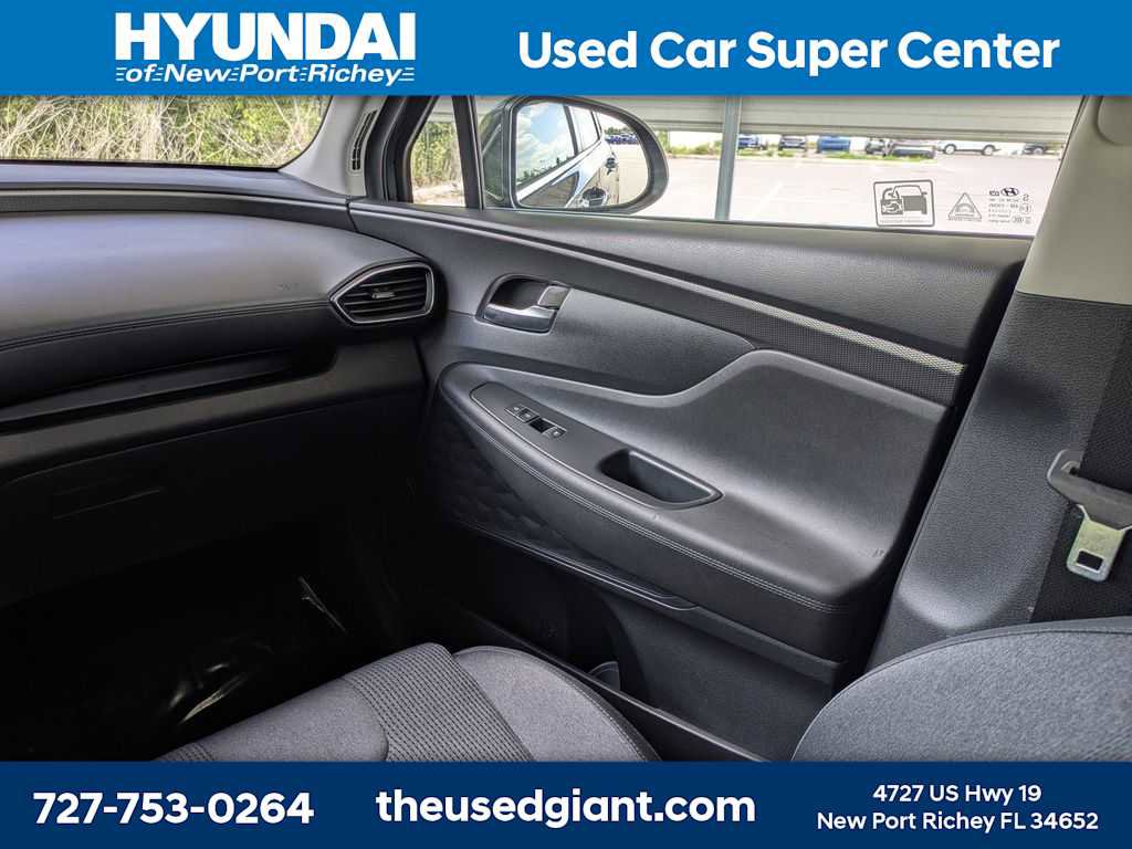 Used 2020 Hyundai Santa Fe SE image 19
