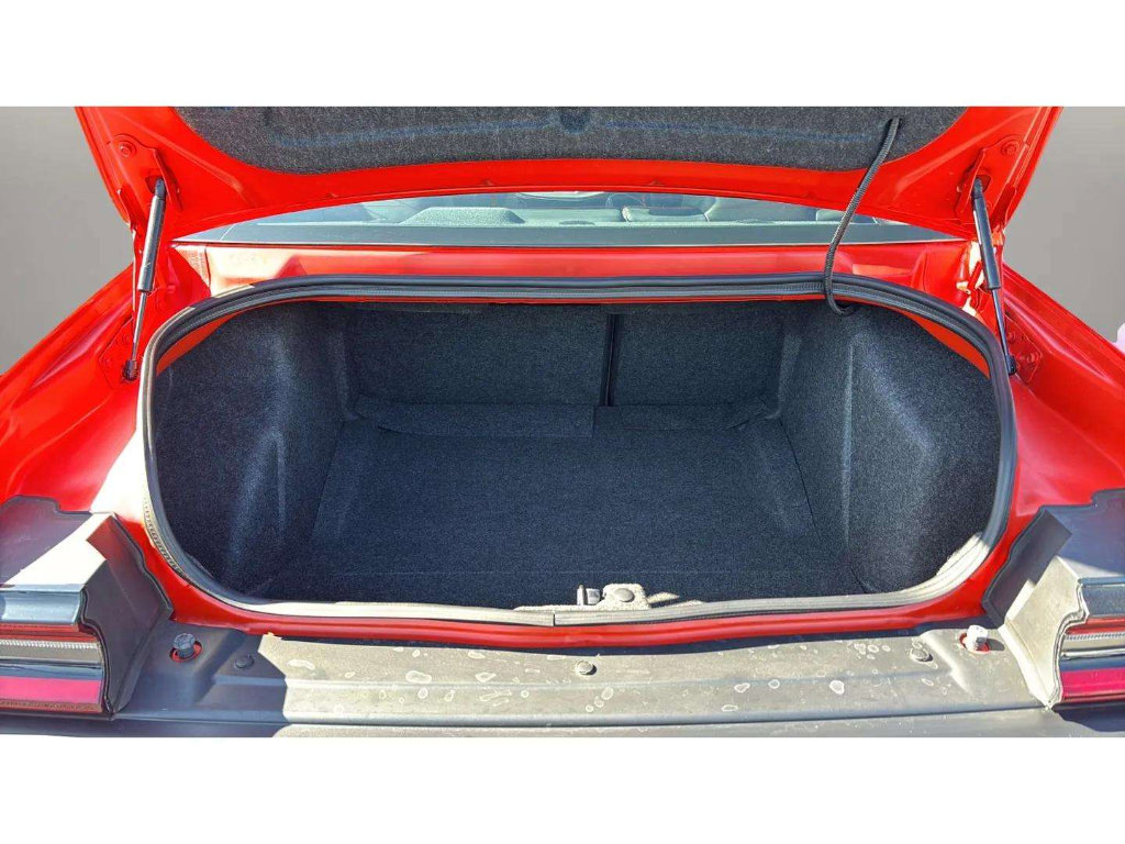 Used 2021 Dodge Challenger SRT Hellcat Redeye image 11