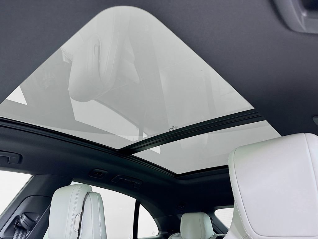 New 2026 Porsche Macan Electric image 23