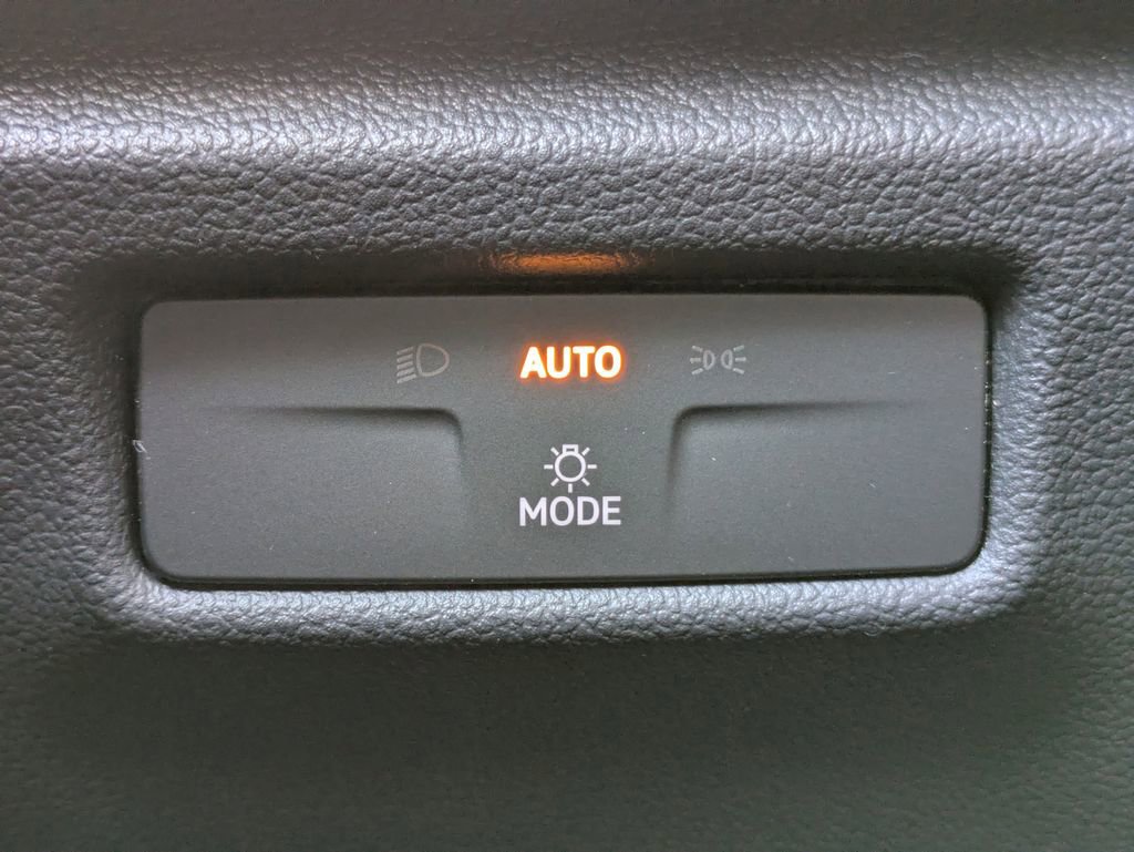 Used 2025 Volkswagen Tiguan S FWD image 33