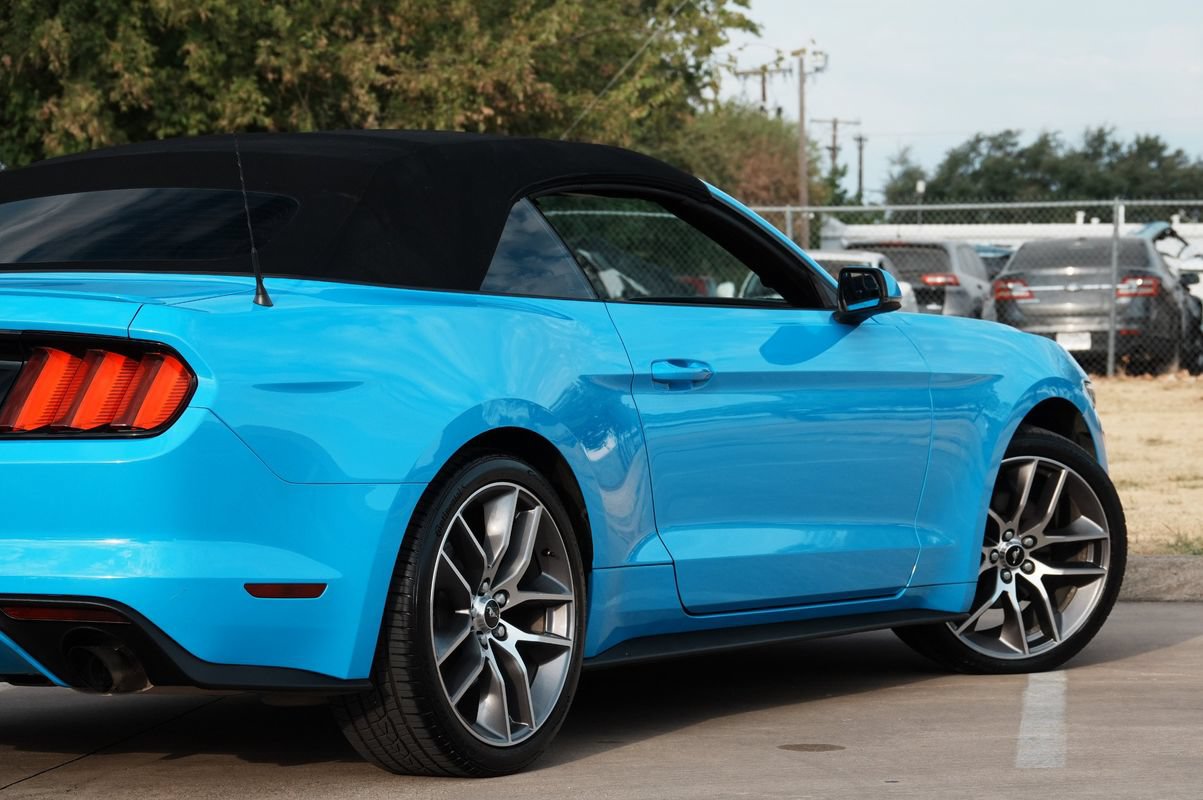 Used 2017 Ford Mustang Premium RWD image 34