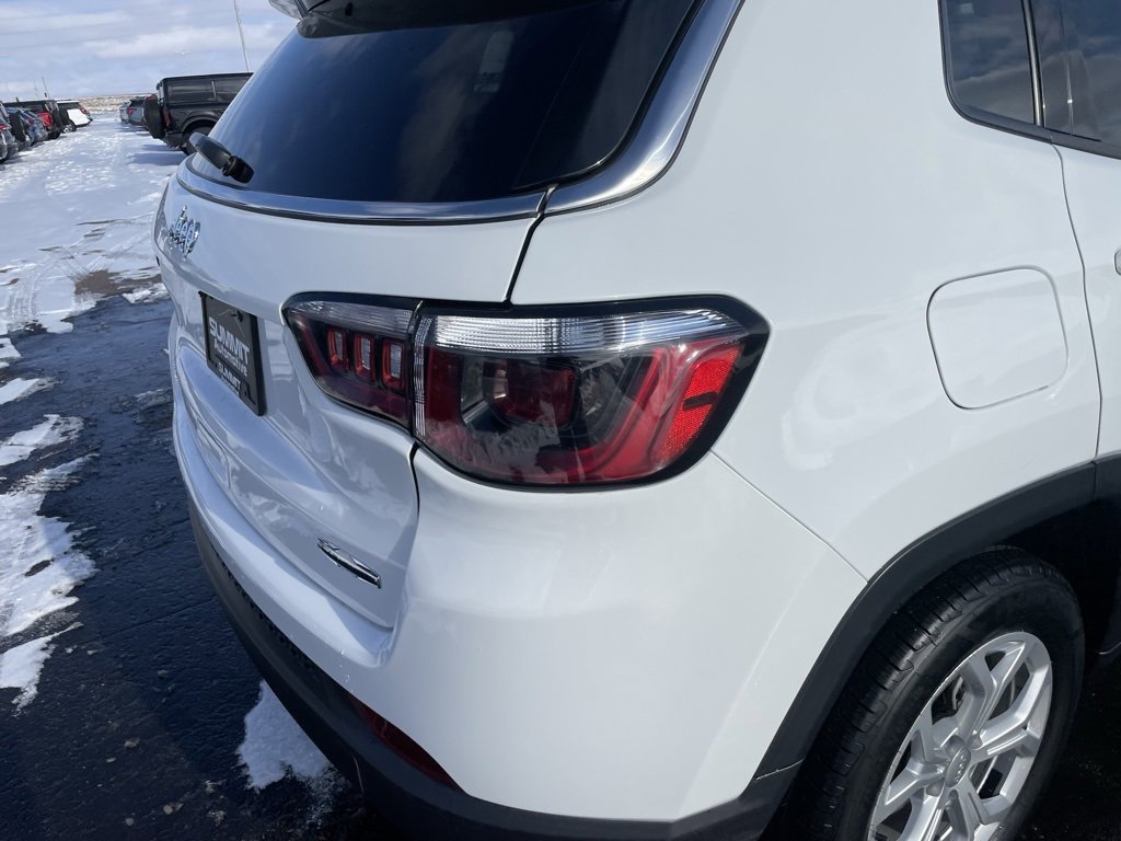 Used 2024 Jeep Compass Latitude image 35