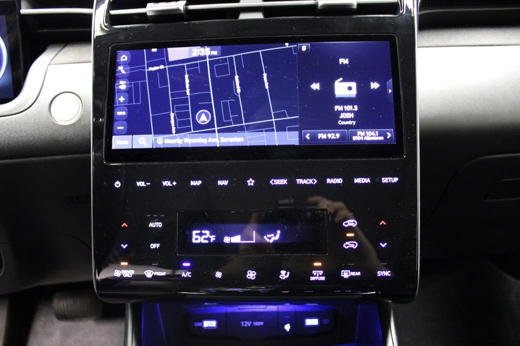 Used 2022 Hyundai Tucson Limited image 17