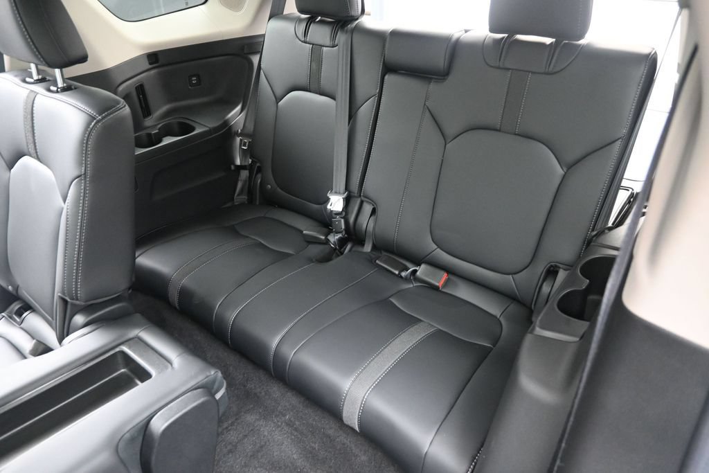 Certified 2025 Honda Pilot Touring image 22