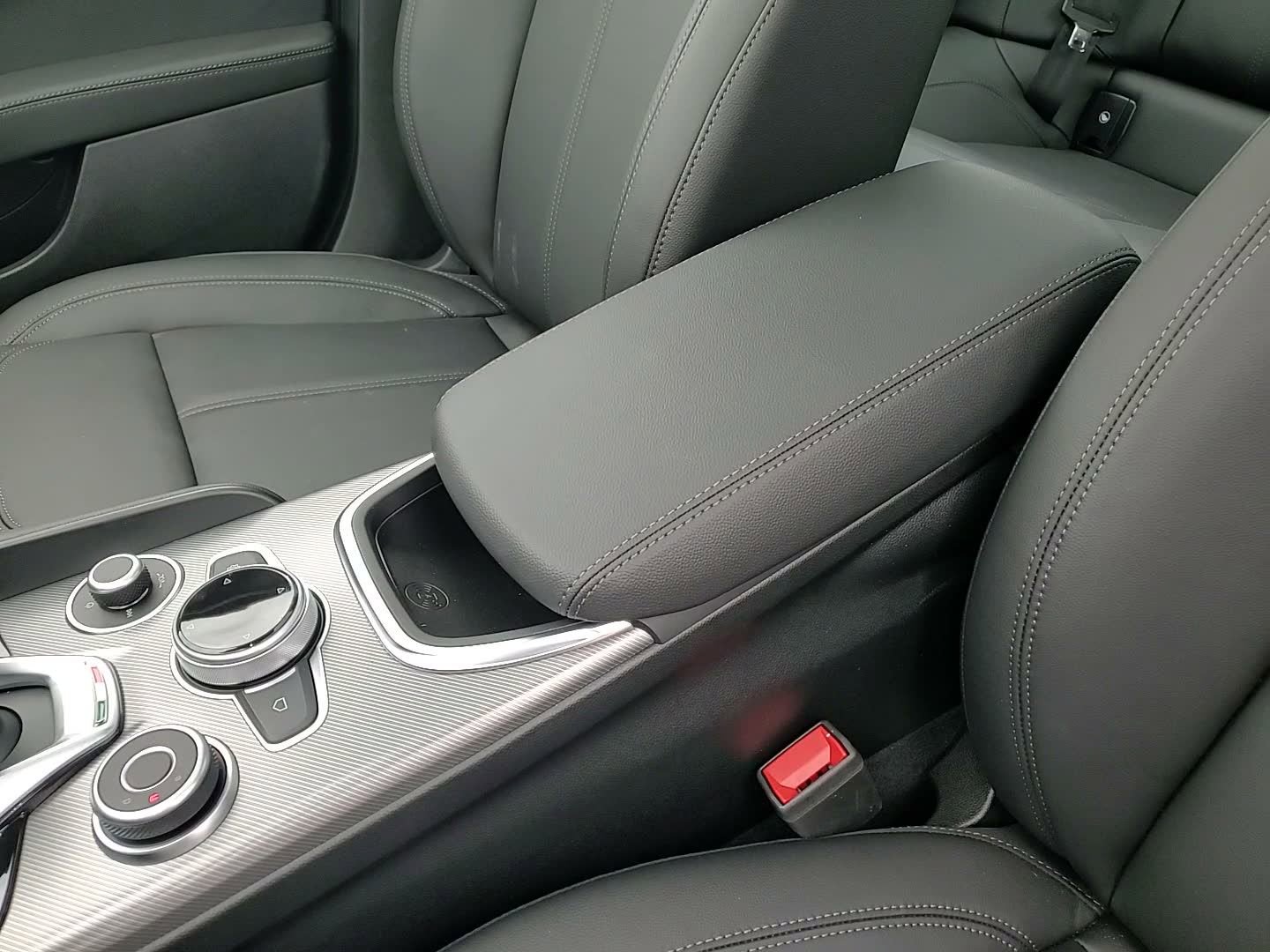 Used 2024 Alfa Romeo Giulia Ti image 29