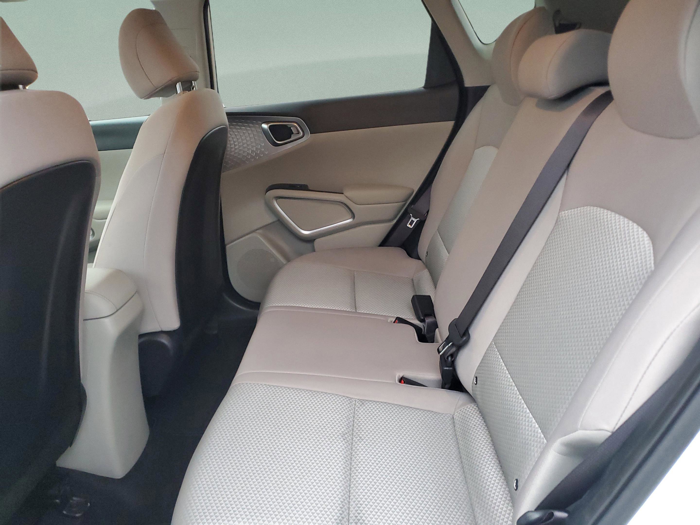 Certified 2025 Kia Soul LX image 10