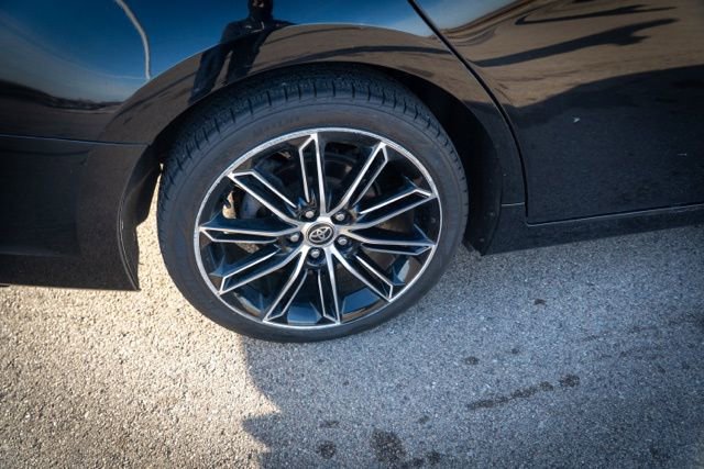 Used 2021 Toyota Avalon Touring w/ Advanced Safety Package image 9