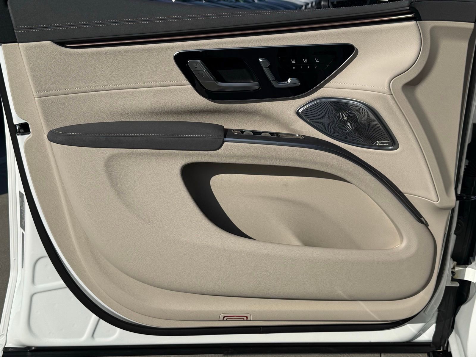 New 2026 Mercedes-Benz EQS 550 4MATIC SUV image 14