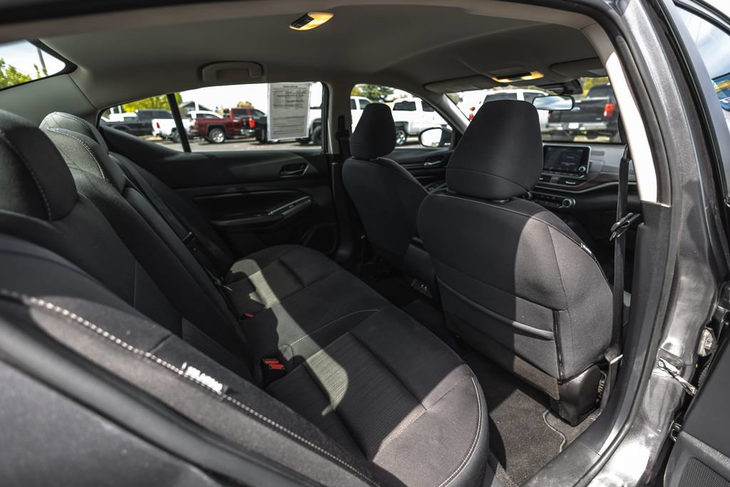 Used 2024 Nissan Altima 2.5 SV FWD image 31