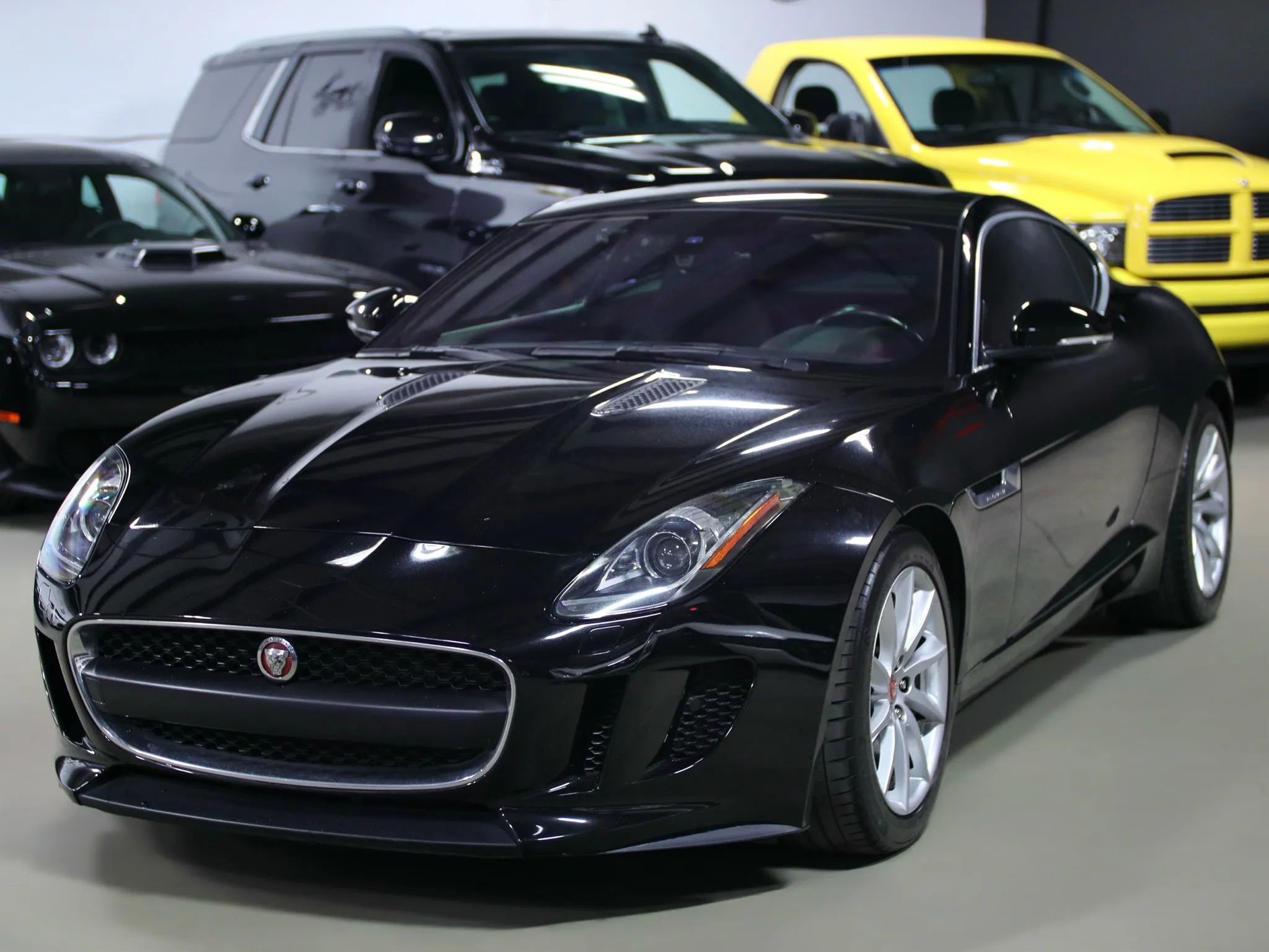 Used 2017 Jaguar F-TYPE Coupe image 6