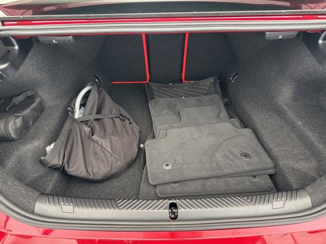 Used 2025 BMW M5 w/ Carbon Package image 46