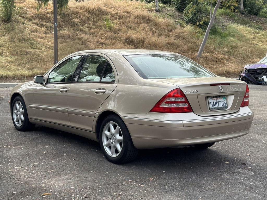 Used 2003 Mercedes-Benz C 240 Sedan image 4