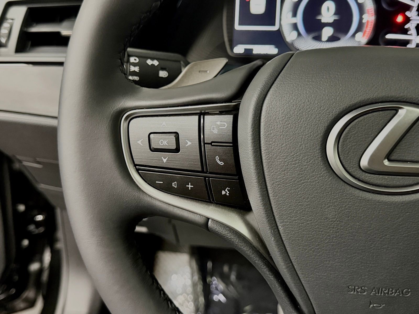 Used 2025 Lexus ES 350 w/ Accessory Package (Z1) image 27