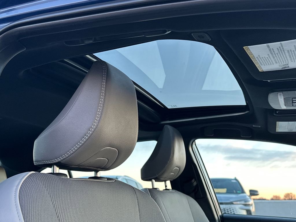 Used 2025 Toyota Camry SE w/ Multimedia Upgrade Package image 10