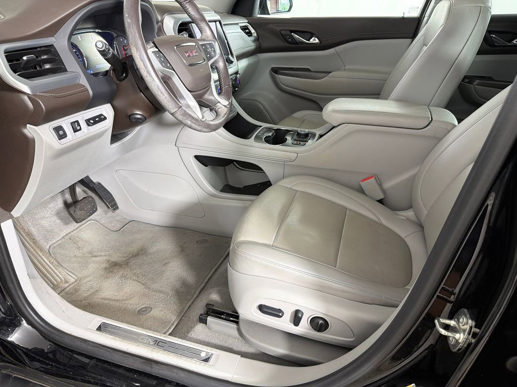 Used 2022 GMC Acadia SLT w/ Technology Package image 11