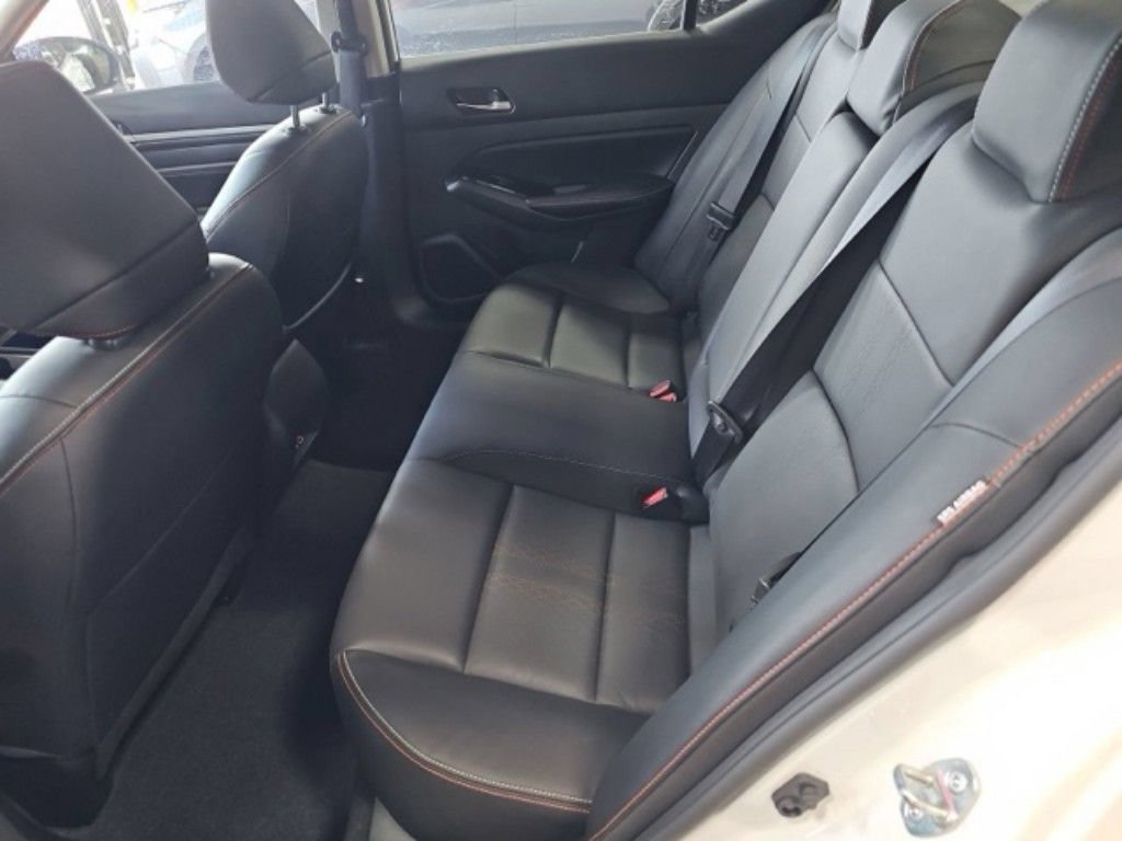 Used 2023 Nissan Altima 2.5 SR w/ SR Premium Package FWD image 13
