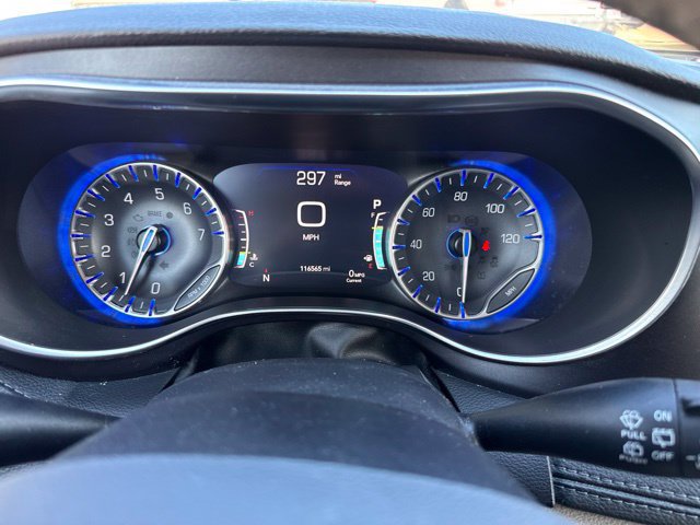 Used 2020 Chrysler Pacifica Limited FWD image 29