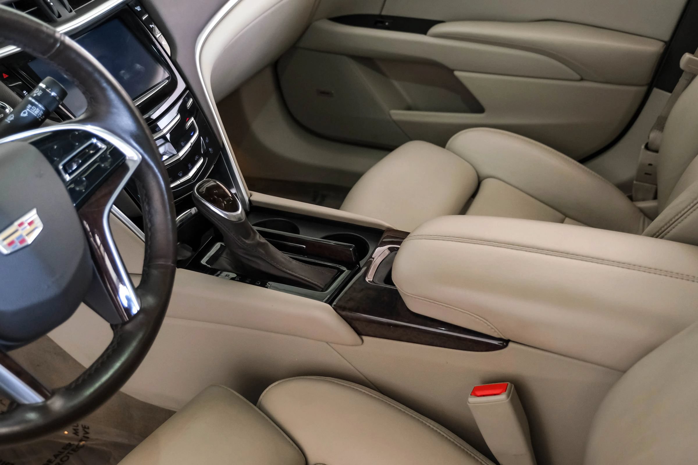 Used 2016 Cadillac XTS Premium FWD image 24
