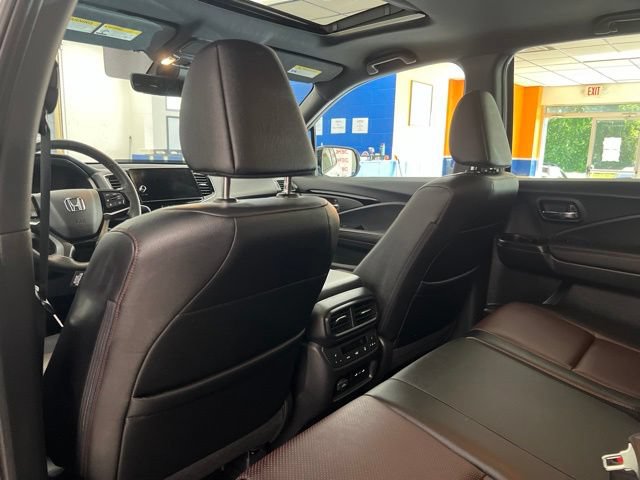 Used 2025 Honda Ridgeline Black Edition image 16