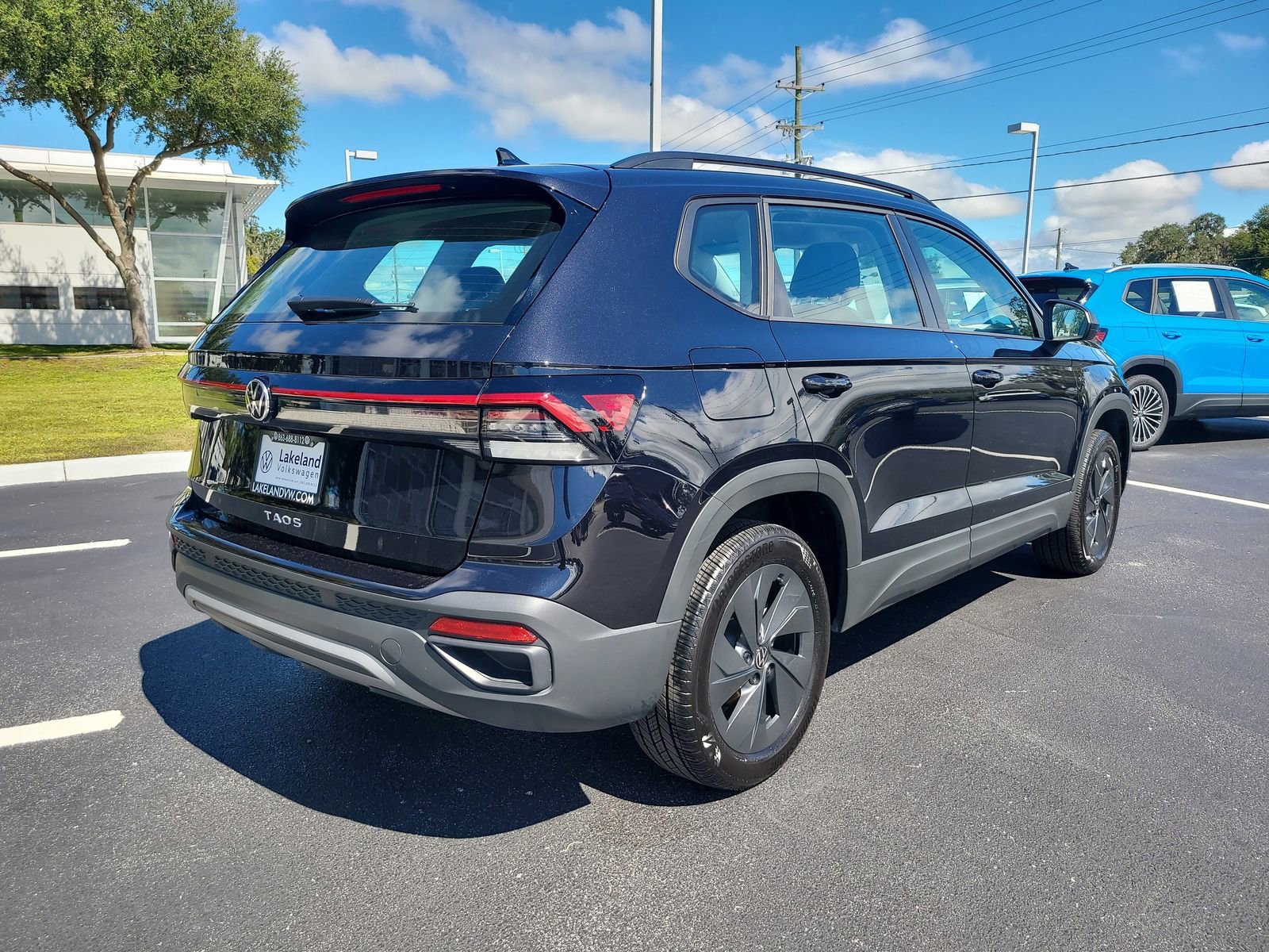Used 2025 Volkswagen Taos S FWD image 6