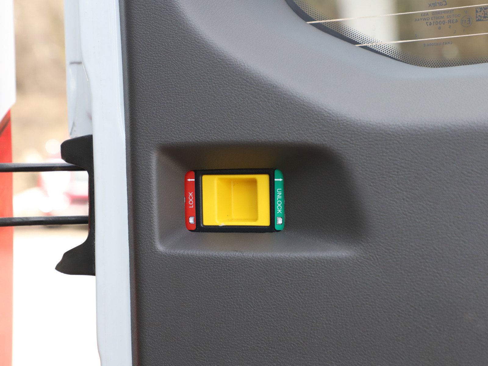 Used 2025 Ford Transit 350 XLT image 18