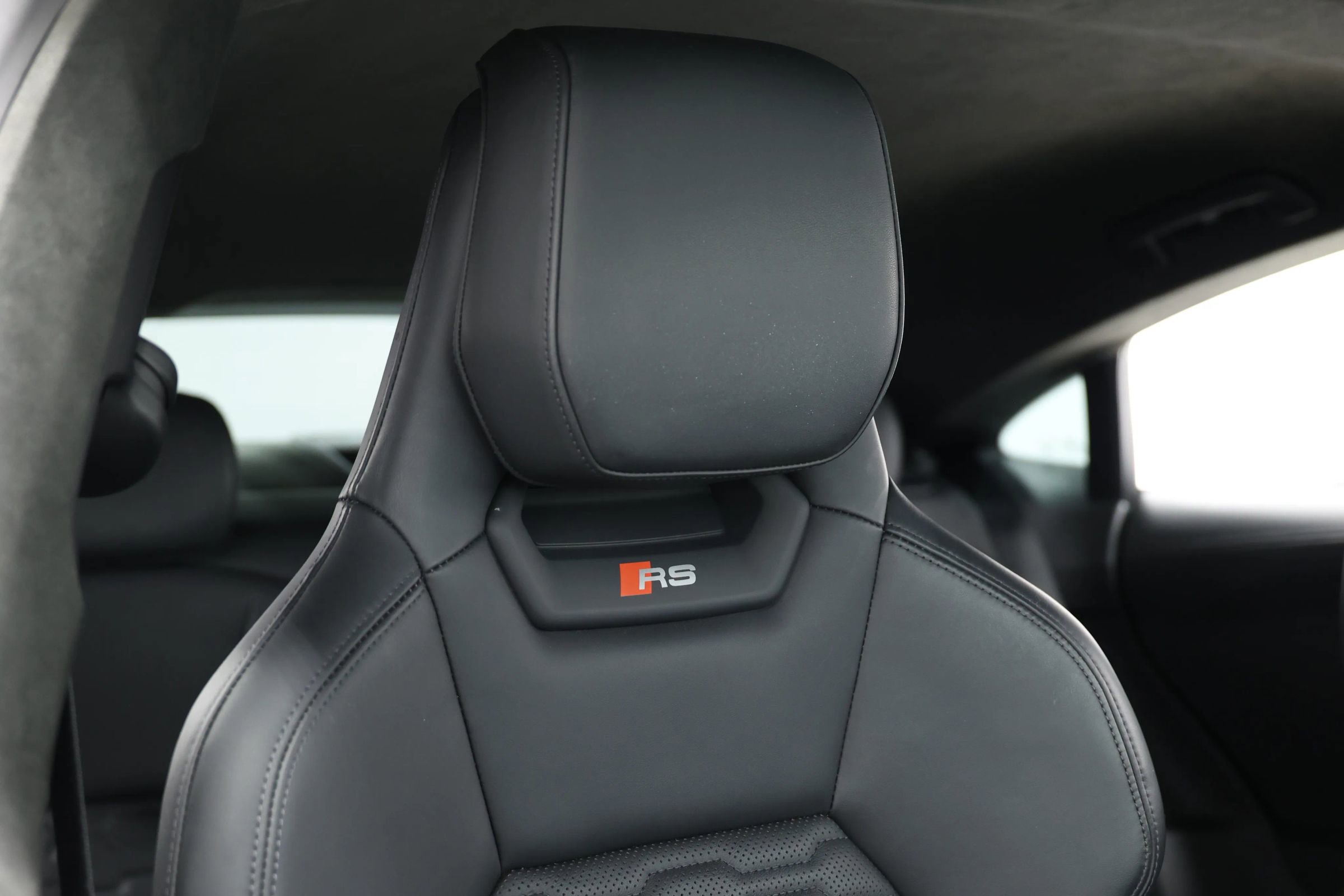 Used 2022 Audi RS e-tron GT w/ Carbon Performance Package image 81