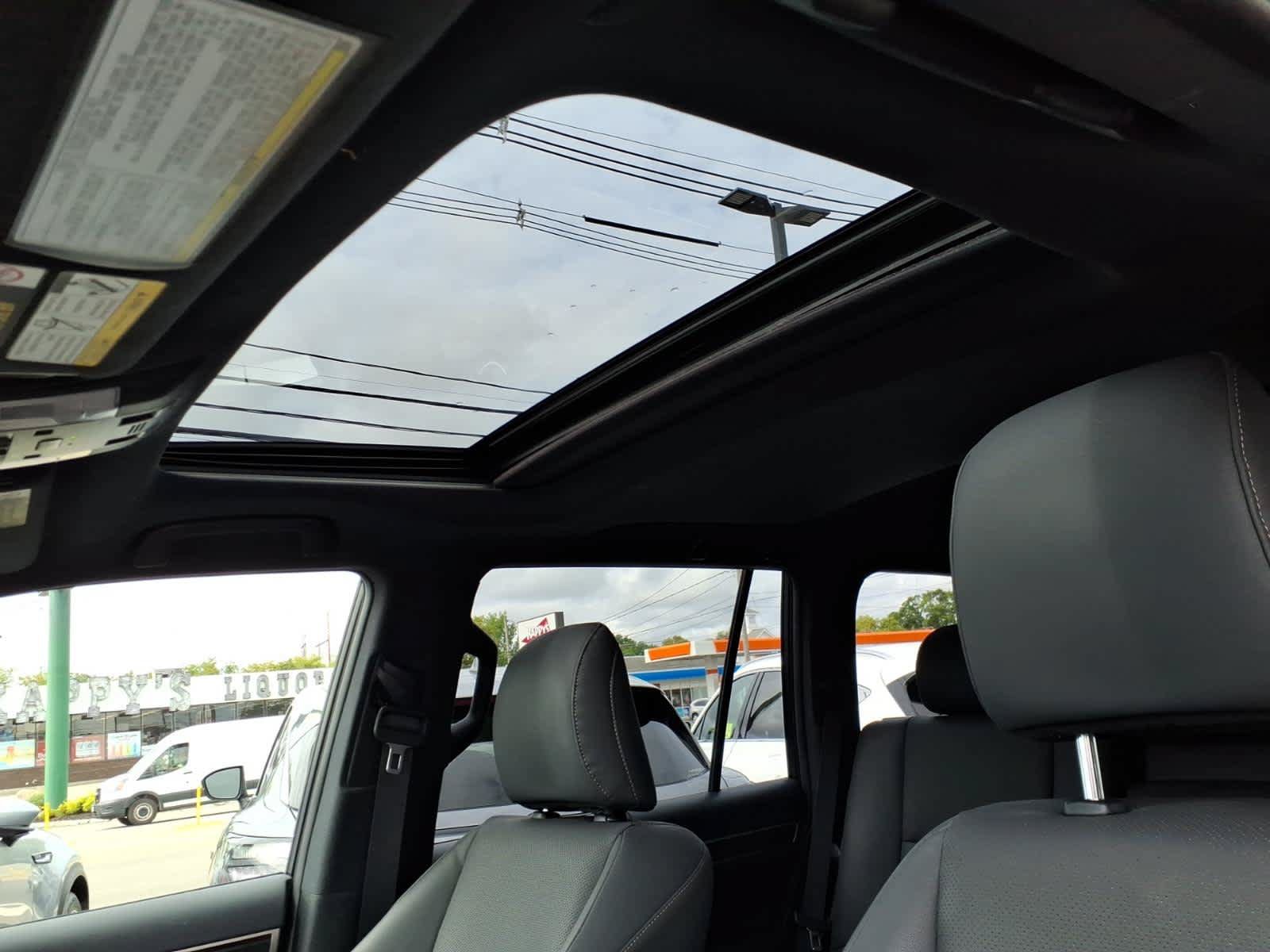 Used 2020 Lexus GX 460 Premium w/ Premium Package AWD/4WD image 16