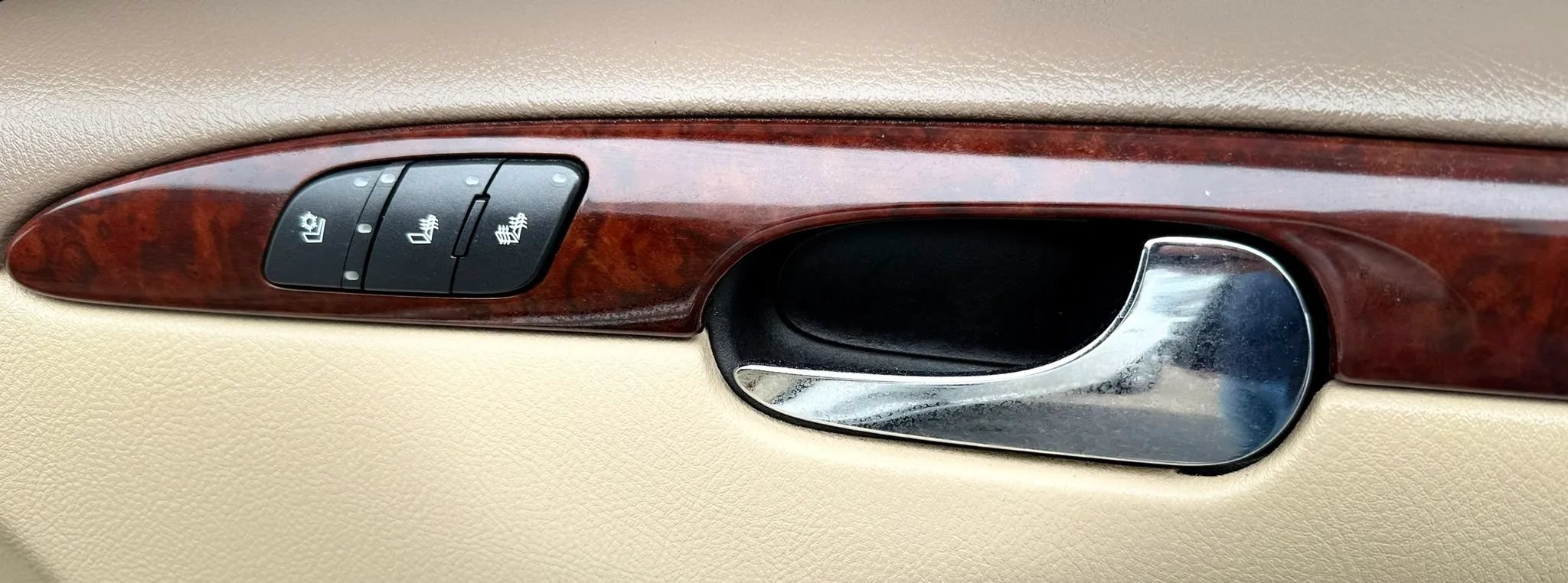 Used 2006 Buick Lucerne CXS w/ Driver Confidence Package FWD image 35