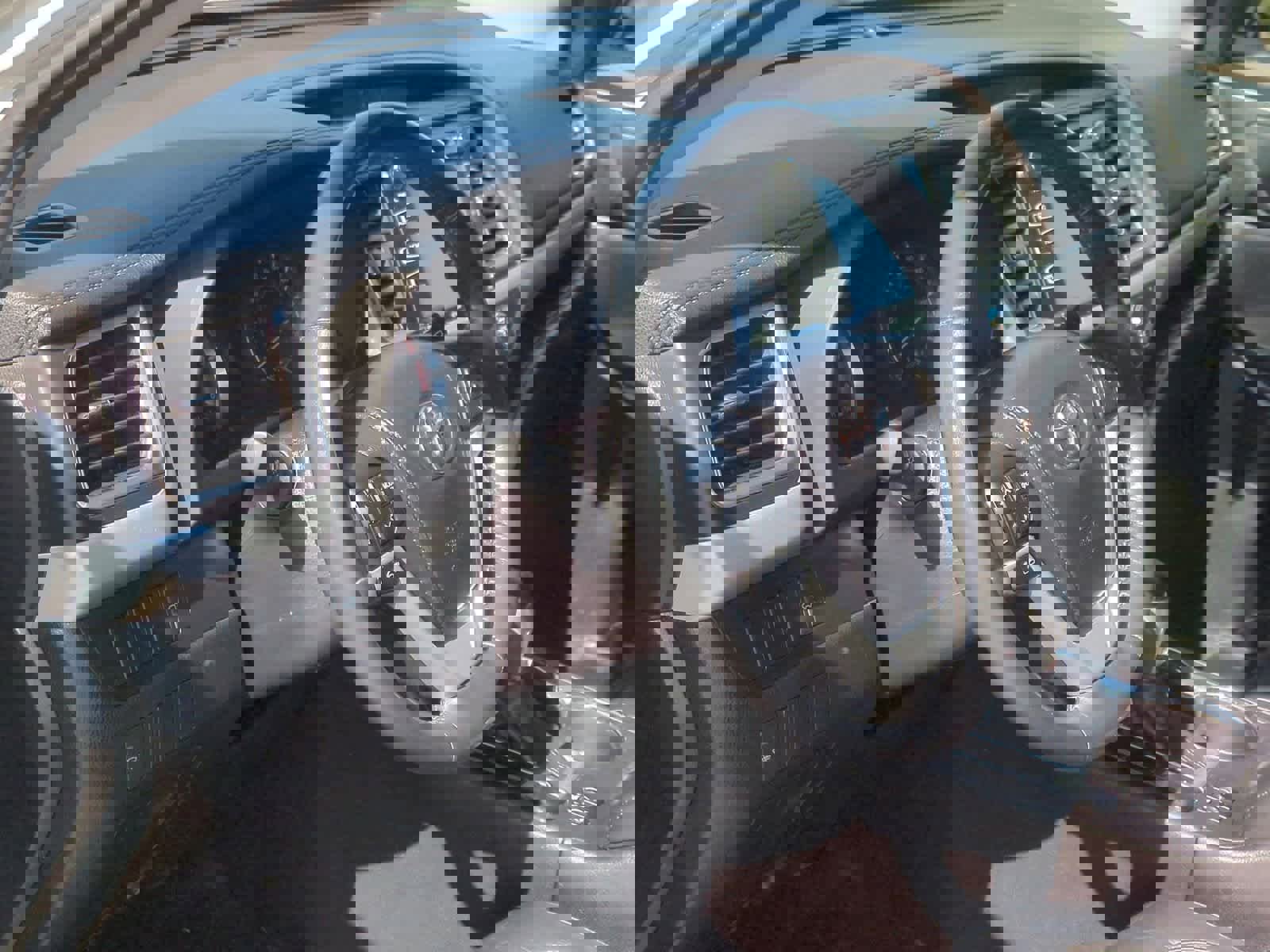 Used 2014 Toyota Highlander XLE image 10