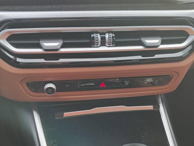 Used 2023 BMW 330i xDrive 330i xDrive w/ Premium Package image 24