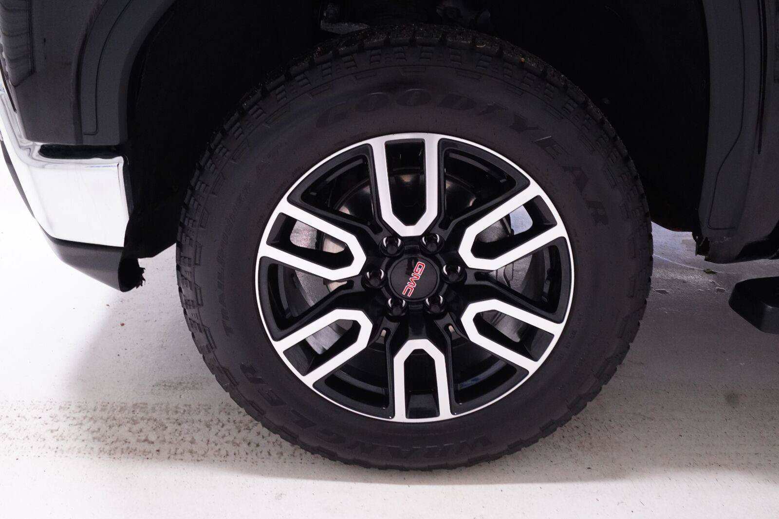 Used 2024 GMC Sierra 1500 SLT RWD image 36