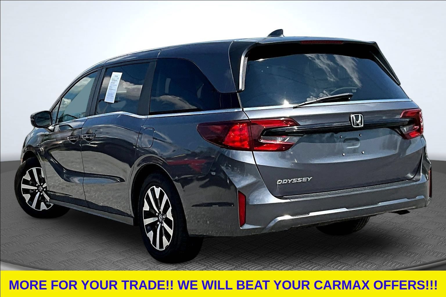 Used 2025 Honda Odyssey EX-L image 4