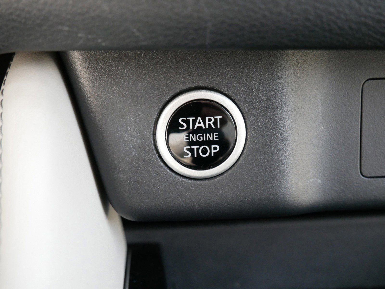 Used 2023 Nissan Rogue SL w/ SL Premium Package image 24