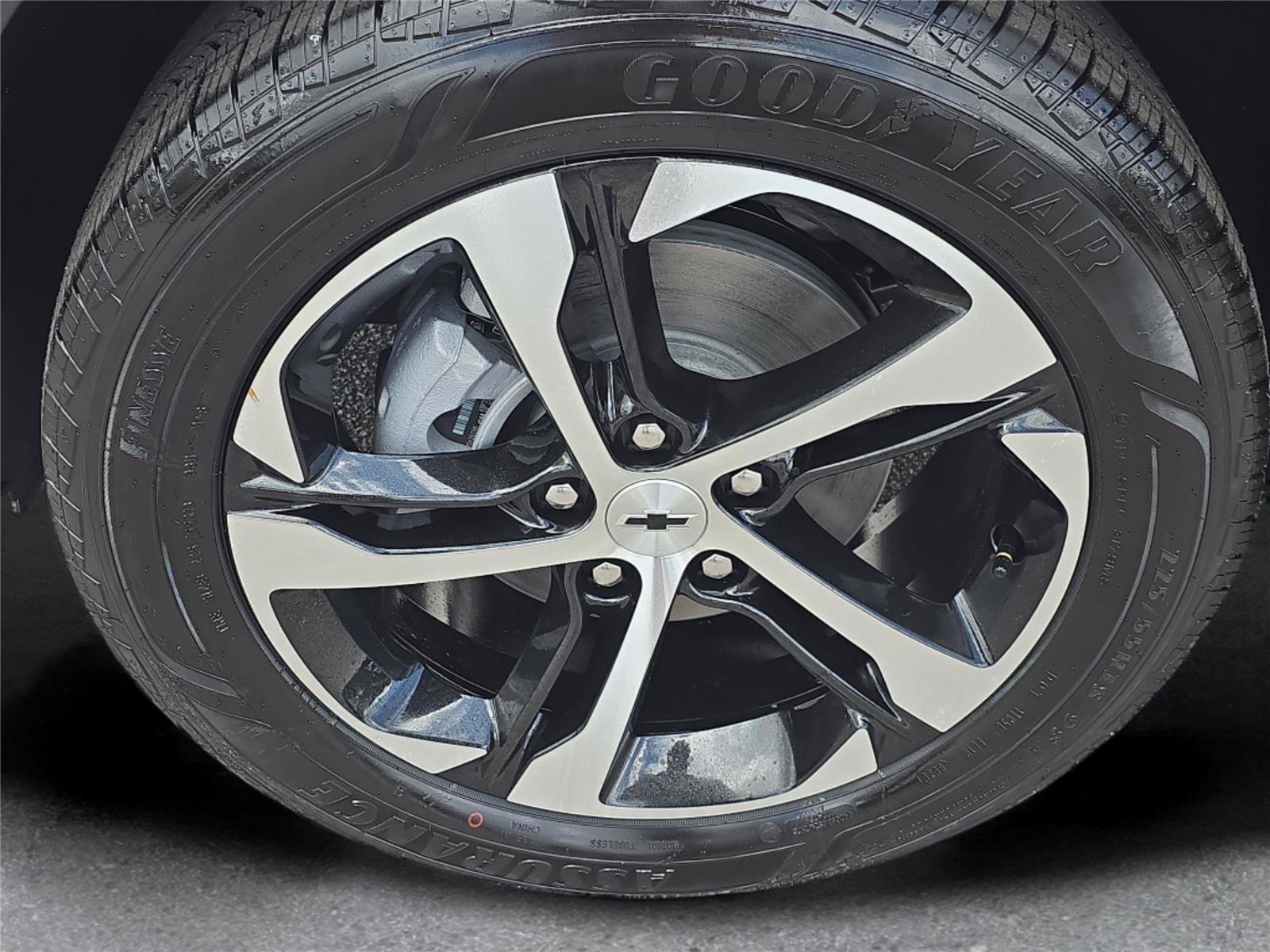 New 2026 Chevrolet Trax RS w/ Sunroof Package FWD image 12