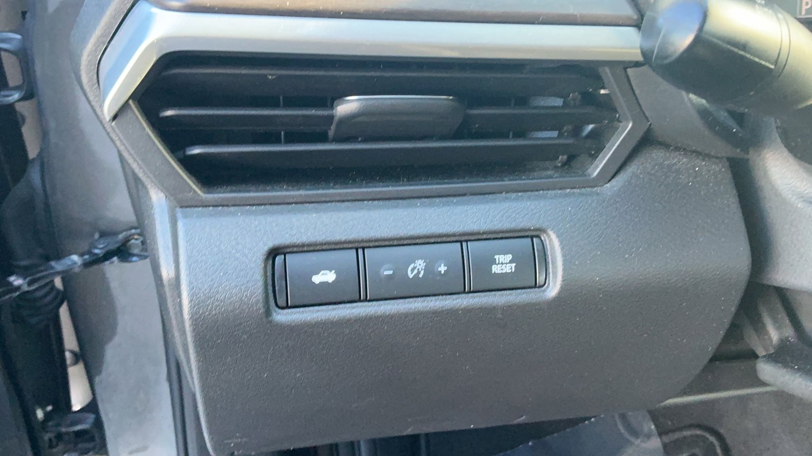 Certified 2025 Nissan Altima 2.5 SV FWD image 23