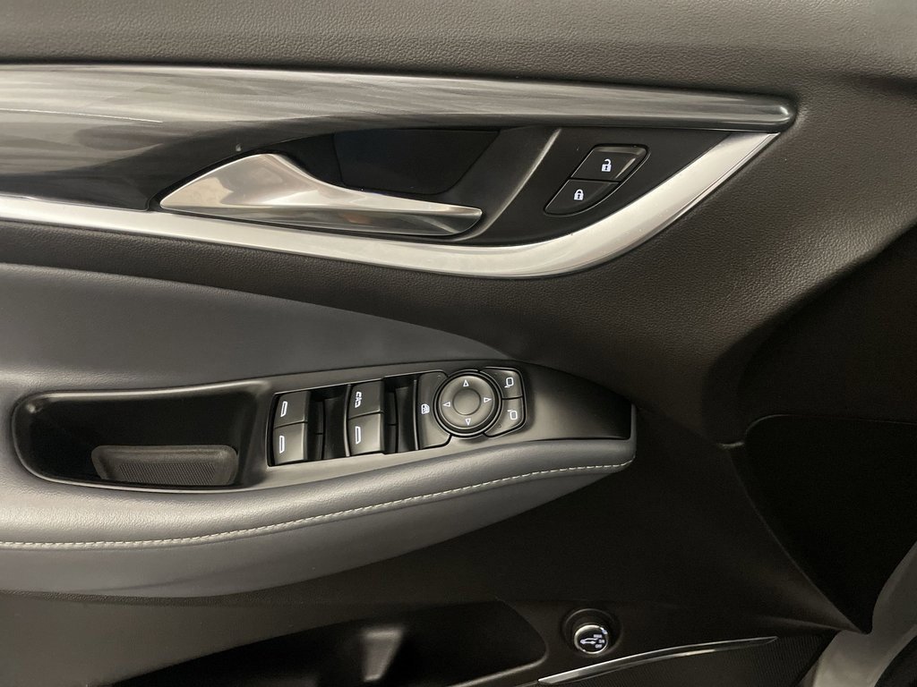 Used 2023 Buick Enclave Essence image 17