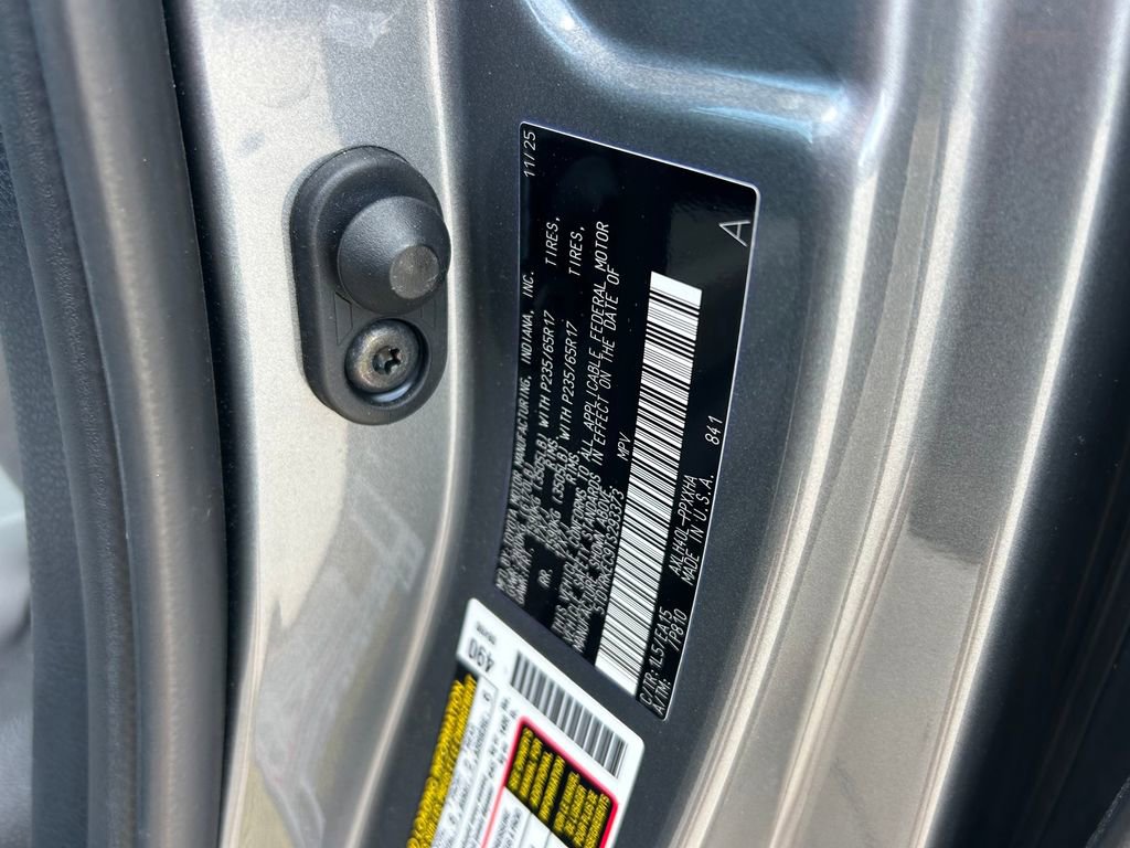 Used 2026 Toyota Sienna XLE FWD image 10