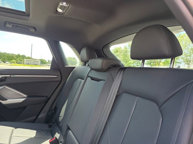 Used 2024 Audi Q3 2.0T Premium Plus w/ Premium Plus Package AWD/4WD image 17