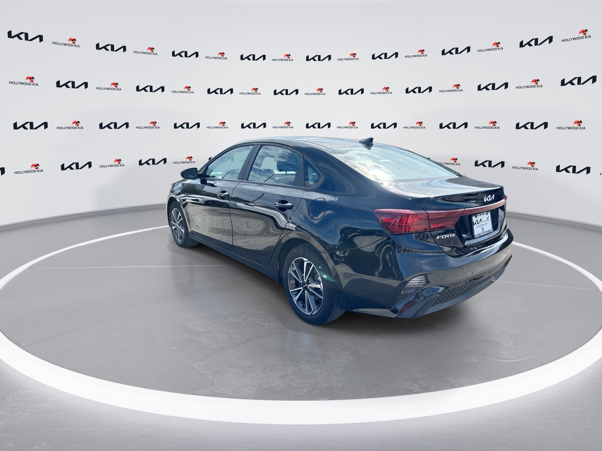 Used 2023 Kia Forte LXS FWD image 6