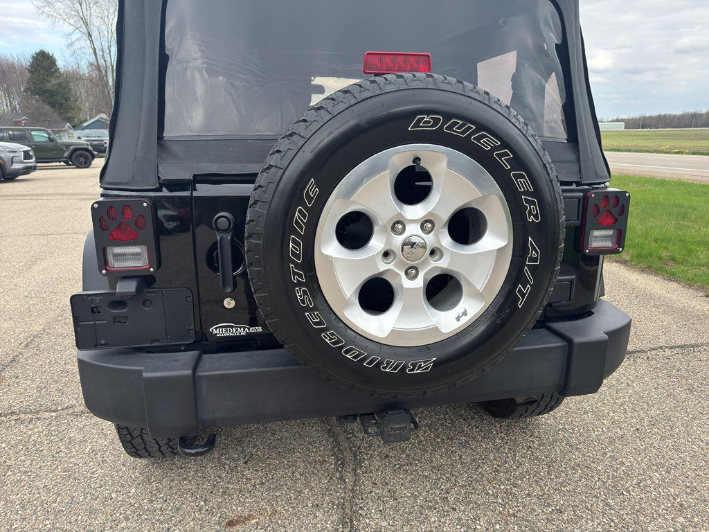 Used 2017 Jeep Wrangler Sport AWD/4WD image 9