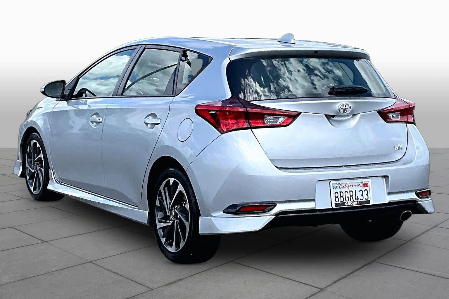 Certified 2018 Toyota Corolla iM FWD image 11