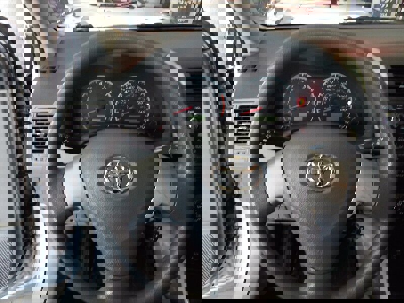 Used 2010 Toyota Corolla image 13