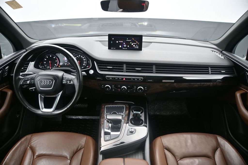 Used 2017 Audi Q7 3.0T Premium Plus w/ Premium Plus Package AWD/4WD image 12